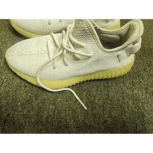 Size 7 - adidas Yeezy Boost 350 V2 Low Cream White / Triple White